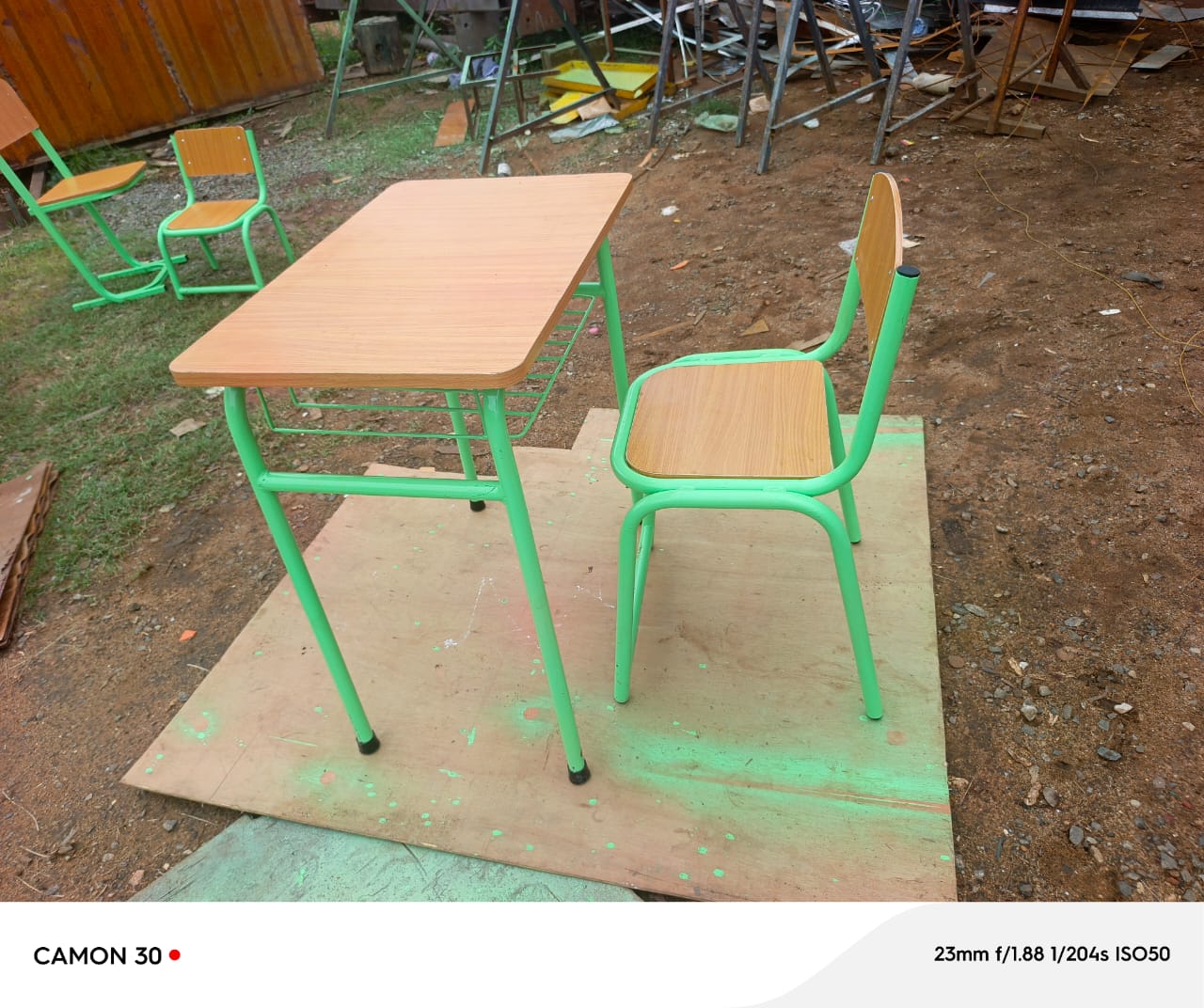 Table + chaise de classe